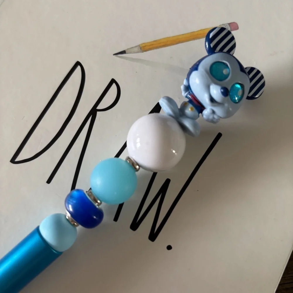 Disney Doorables: Mickey Mouse & Friends: Mickey Mouse handmade beaded pen